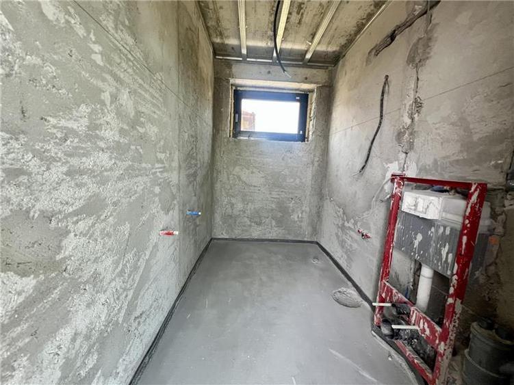 Casă cu 4 camere cu Canalizare în Aeroport