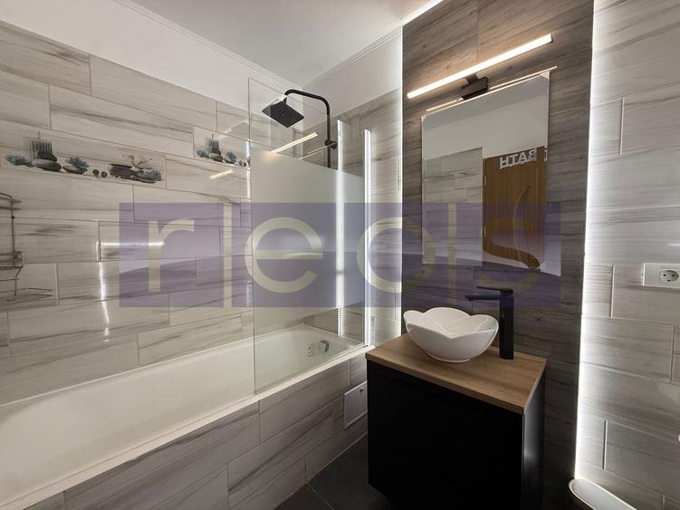 Apartament cu 2 camere decomandat în Titan