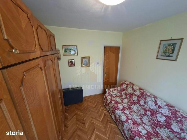 Apartament cu 3 camere semidecomandat în Central