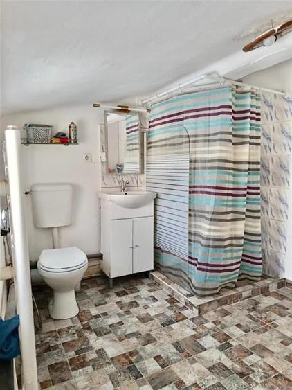 Casă individuală cu 5 camere cu Canalizare în Ultracentral