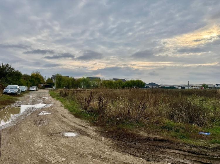 Teren Construcții intravilan de 500 mp, în Tunari