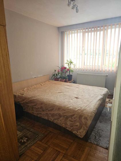 Apartament cu 3 camere decomandat în Micro 4