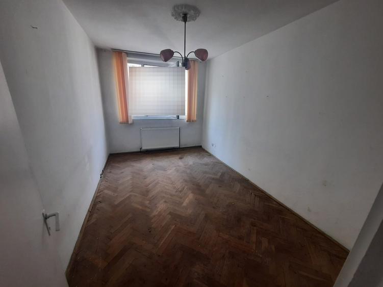 Apartament cu 2 camere decomandat, mobilat în Alexandru cel Bun