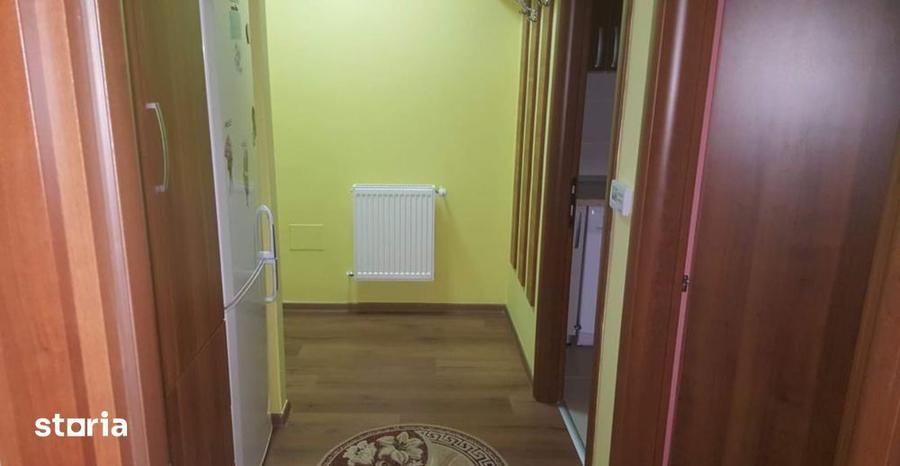 Garsonieră decomandată, mobilată în Iris