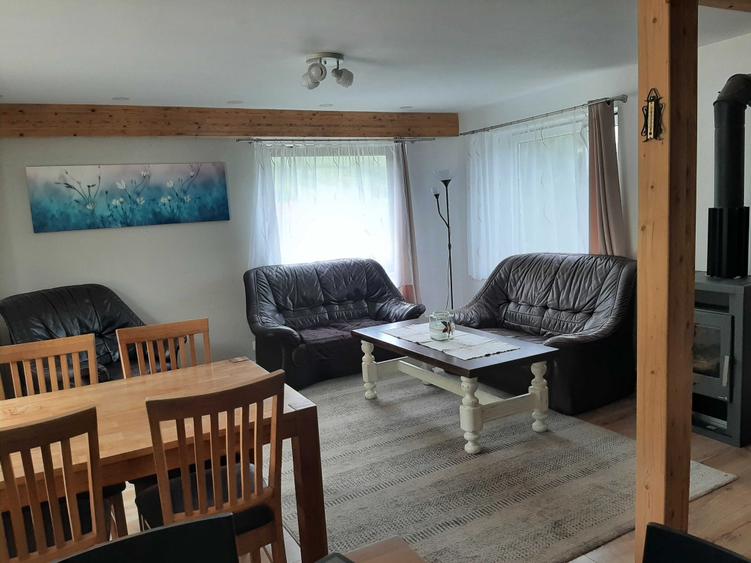 Casă cu 4 camere în Delenii