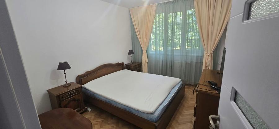 Apartament cu 2 camere decomandat, mobilat în Titan