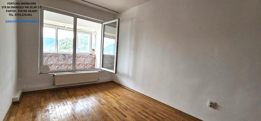 Apartament cu 4 camere decomandat în Central
