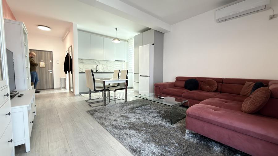 Apartament cu 3 camere decomandat, mobilat în Dumbrăvița