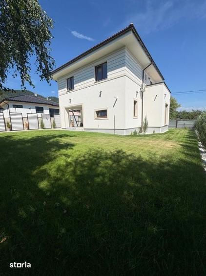 Casă cu 4 camere cu Teren 455 Mp în Valea Borcutului