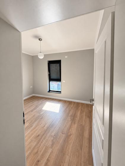 Duplex cu 5 camere cu Canalizare în Covaci