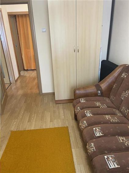 Apartament cu 3 camere decomandat, mobilat în Central