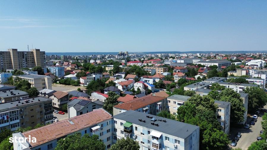 Apartament cu 4 camere în Rovine