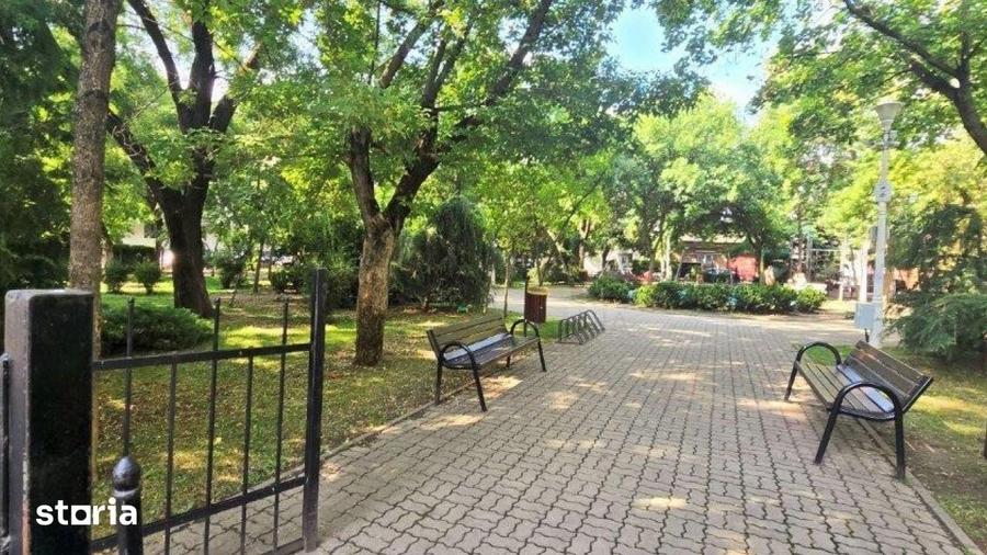 Apartament cu 3 camere decomandat în Dămăroaia