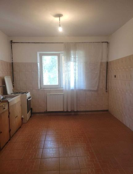 Casă cu 4 camere cu Teren 2900 Mp în Central