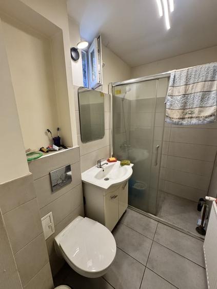 Apartament cu 2 camere semidecomandat, mobilat în Calea București