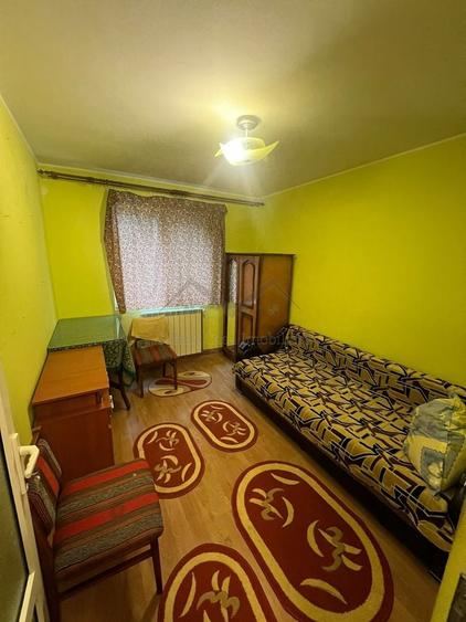 Apartament cu 2 camere semidecomandat în Podu Roș
