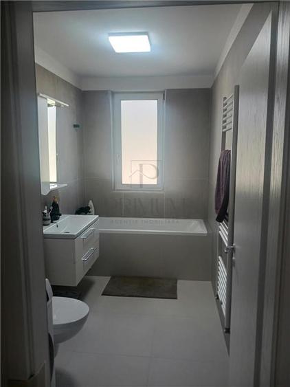Casă cu 3 camere cu Canalizare în Moșnița Nouă
