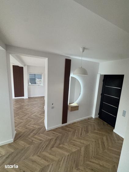 Casă cu 5 camere cu Teren 432 Mp în Central
