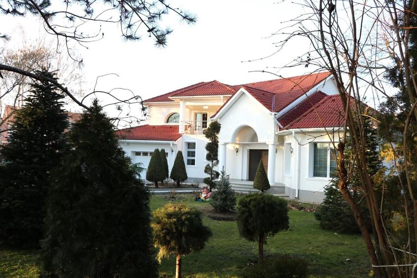 Casă individuală cu 11 camere cu Canalizare în Snagov