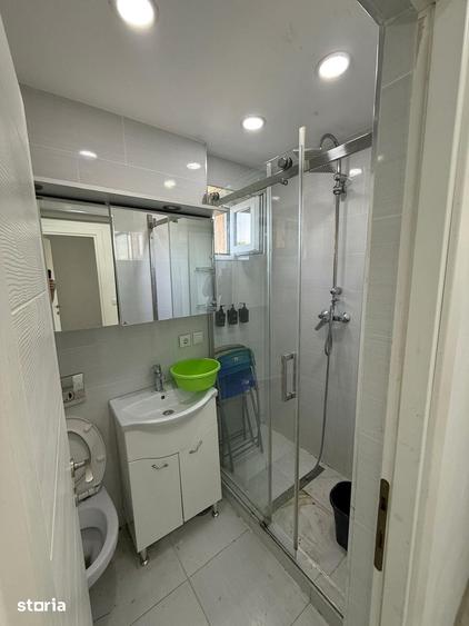 Apartament cu 3 camere semidecomandat în Gară