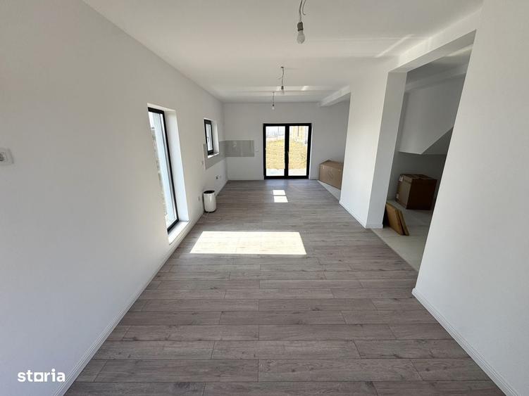 Casă cu 4 camere în Hlincea