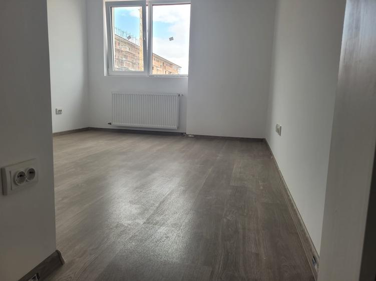 Apartament cu 2 camere semidecomandat în Apărătorii Patriei