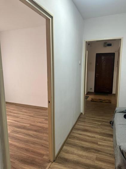 Apartament cu 3 camere decomandat în Obor