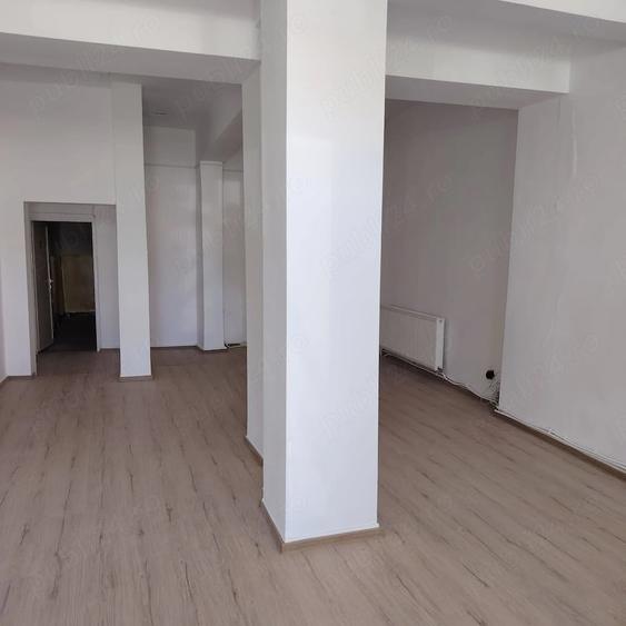 Spațiu comercial, de 120 mp, în Central