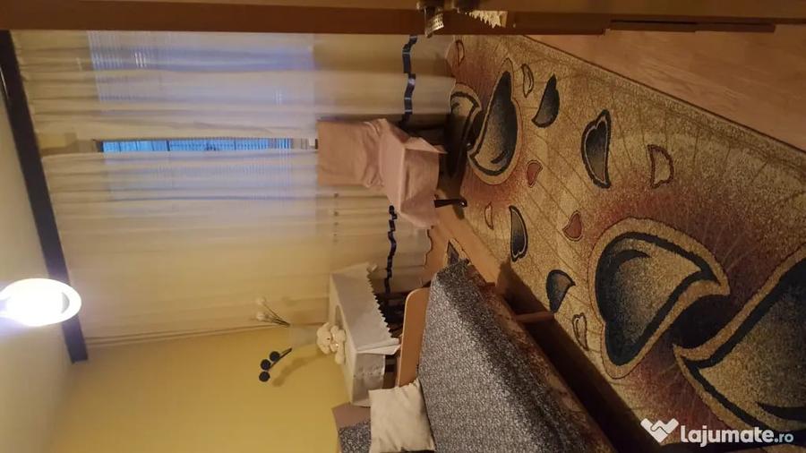 Apartament cu 3 camere decomandat în Rahova