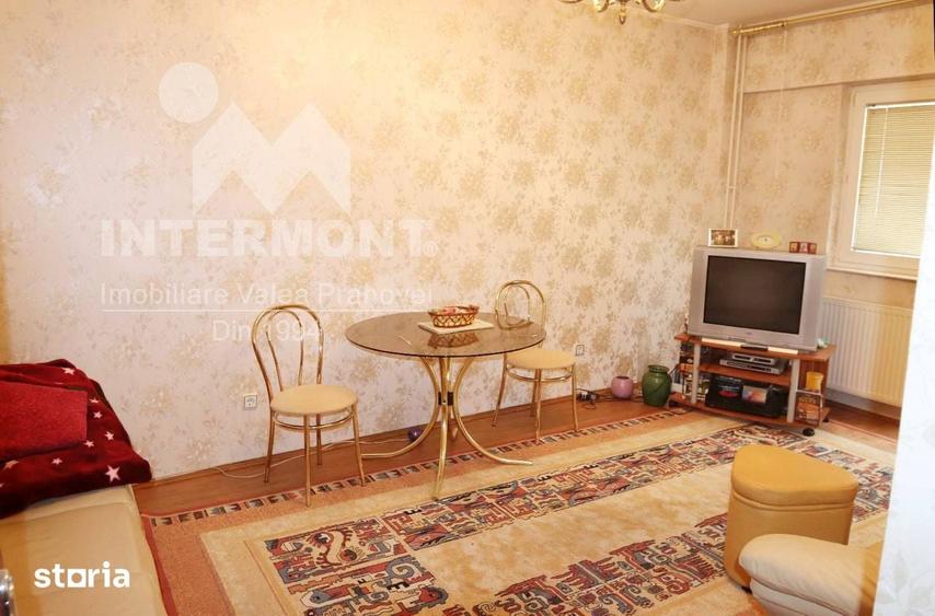 Apartament 3 camere - Etaj 1 - 2 bai - Centrala - Mobilat - 10