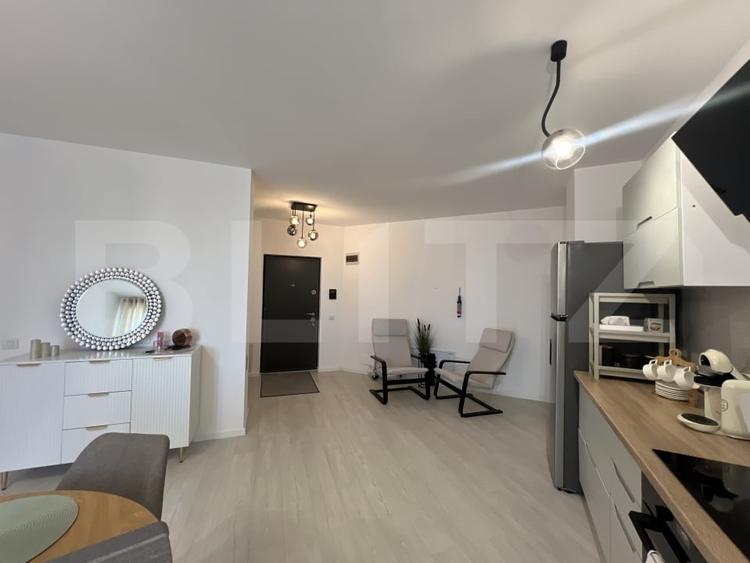 Apartament cu 2 camere semidecomandat, mobilat în Florești
