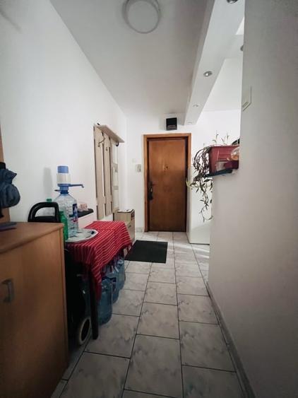 Apartament cu 2 camere semidecomandat, mobilat în Lipovei