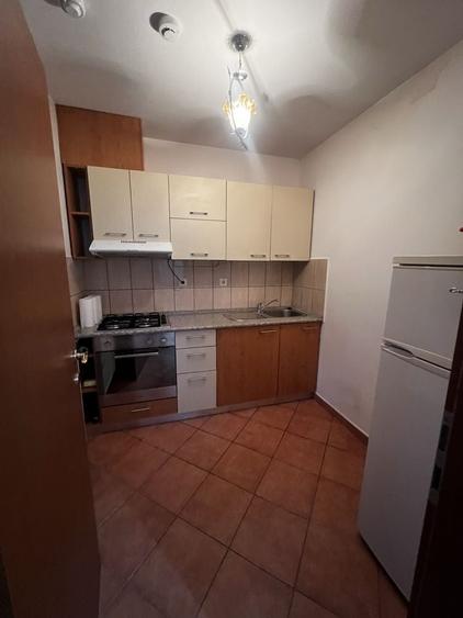 Garsonieră decomandată în Central