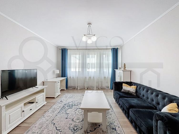 Apartament cu 3 camere semidecomandat, mobilat în Central