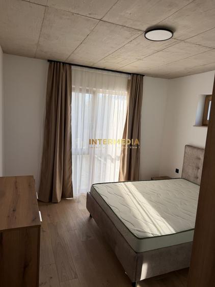 Apartament cu 2 camere decomandat, mobilat în Central