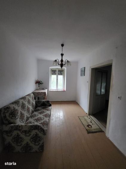 Casă cu 3 camere în Vinerea