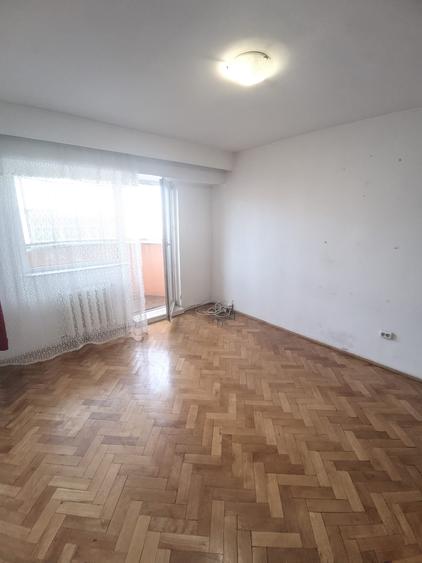 Apartament cu 3 camere decomandat în Mărăști — fotografia 3
