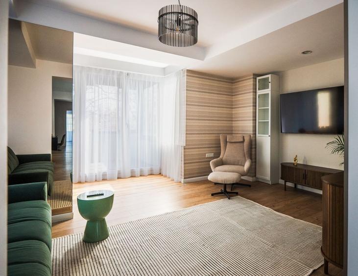 Apartament cu 3 camere semidecomandat, mobilat în Aviatorilor