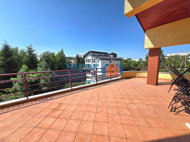 Apartament cu 3 camere în Iancu Nicolae