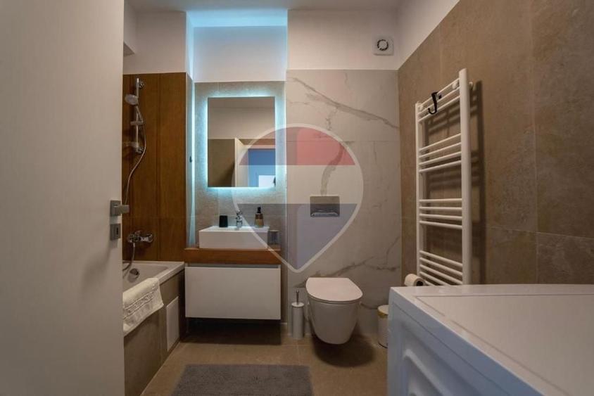 Apartament cu 2 camere decomandat, mobilat în Tractorul