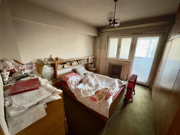 Apartament cu 3 camere decomandat în Uverturii