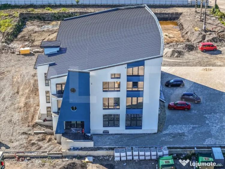Spațiu comercial, de 2,351 mp, în Central