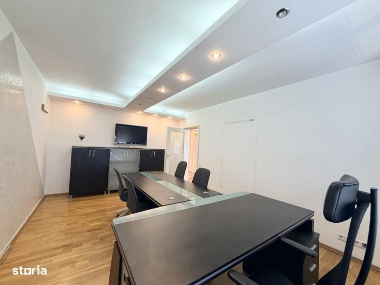Apartament cu 3 camere decomandat în Libertății