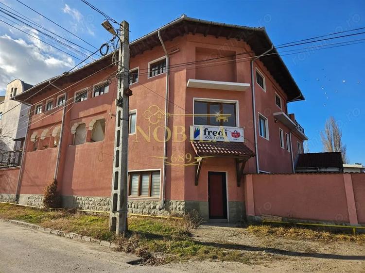 Casă cu 4 camere cu Teren 1100 Mp în Est