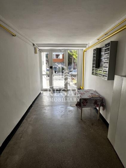 Apartament 2 camere, renovat recent, mobilat și utilat complet - 9