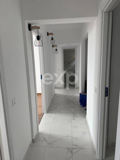 Apartament cu 4 camere decomandat în Tineretului