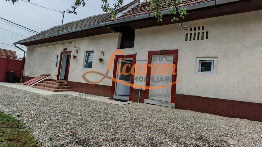 Casă individuală cu 2 camere cu Teren 170 Mp în Sânpetru