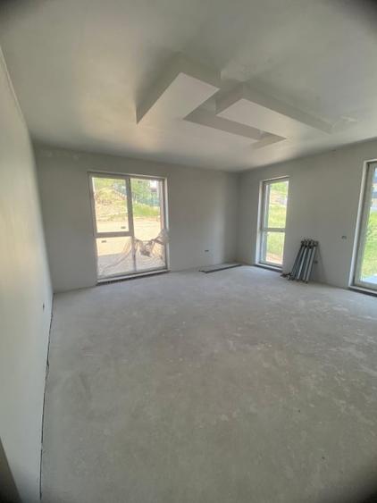 Apartament cu 3 camere semidecomandat în Apahida