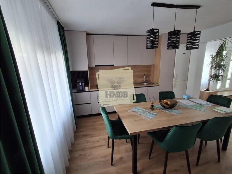 Casă cu 7 camere cu Teren 810 Mp în Central