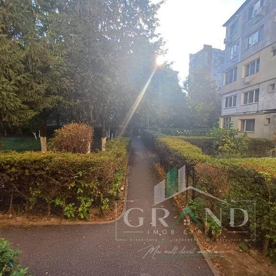 Apartament cu 2 camere decomandat, mobilat în Central